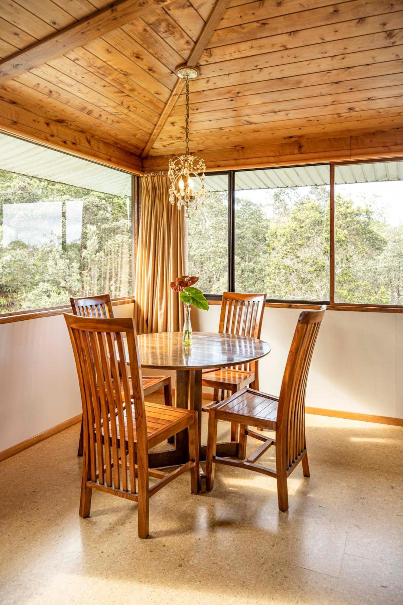 Volcano Inn Bed N Breakfast Экстерьер фото