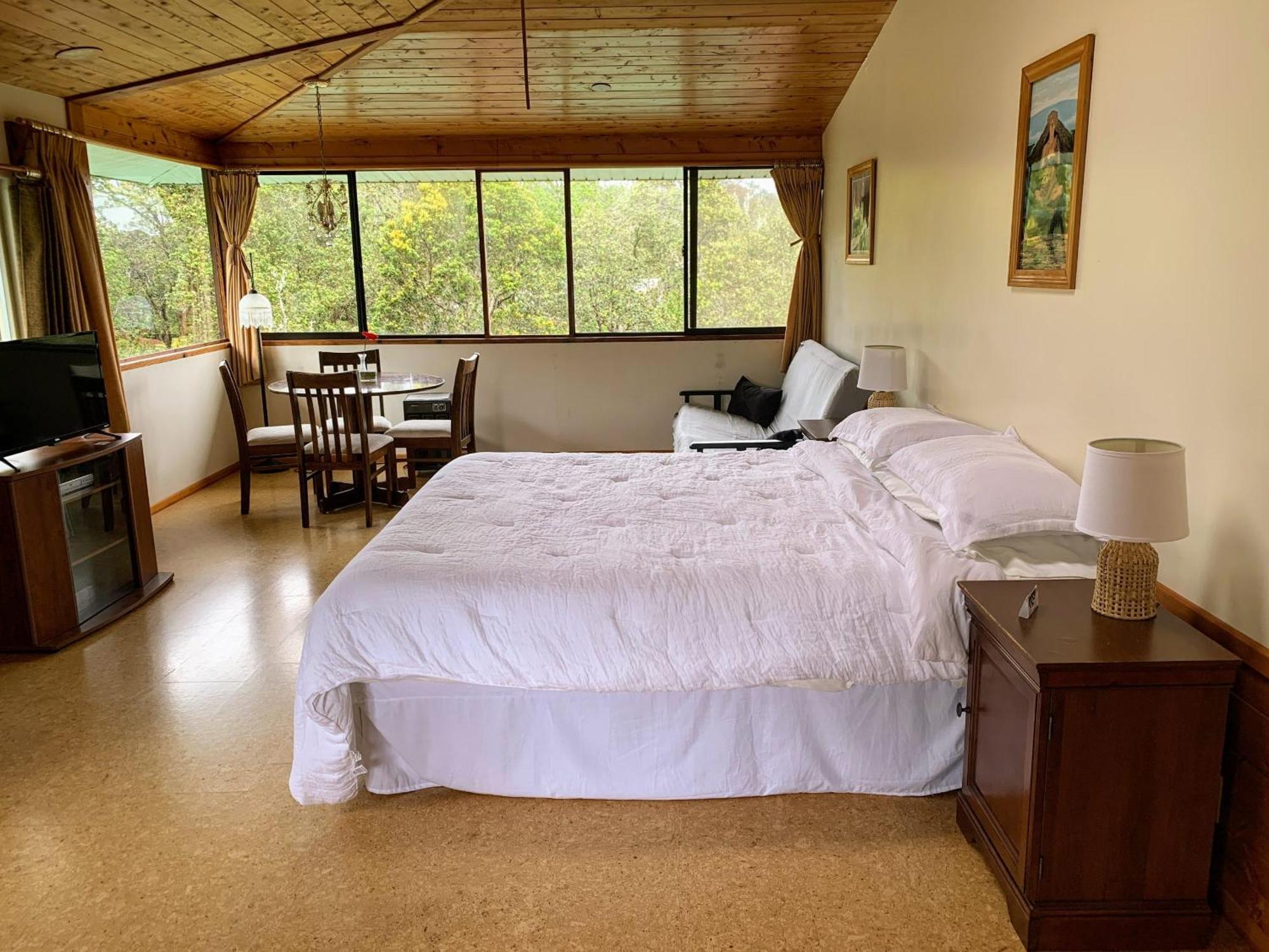 Volcano Inn Bed N Breakfast Экстерьер фото